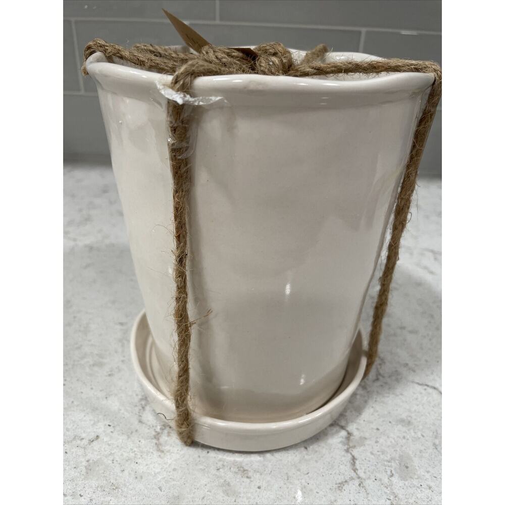 QUEEN BEE Rae Dunn Embossed Ceramic White 7.5” Planter w/ Saucer & Drain Hole - Picture 6 of 7